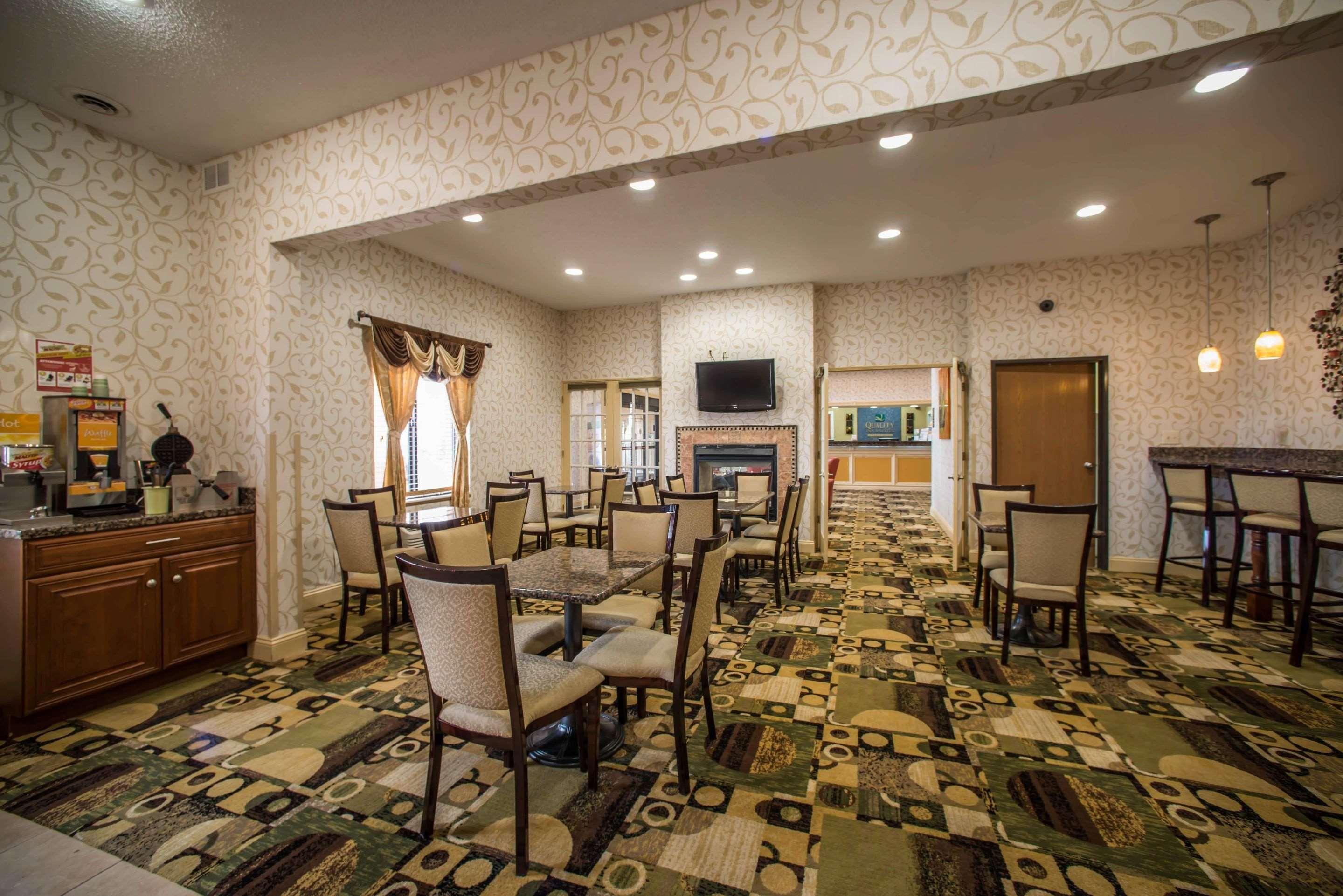 Quality Inn Litchfield Route 66 Bagian luar foto