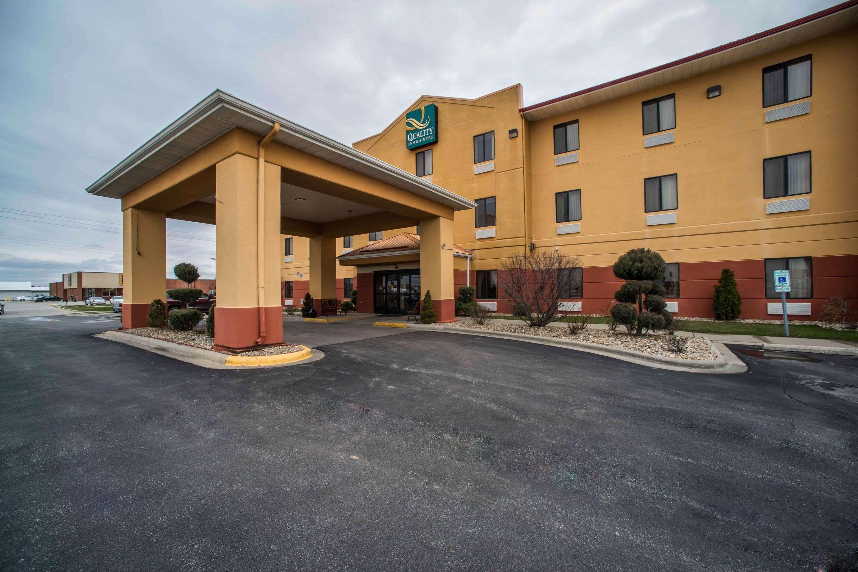 Quality Inn Litchfield Route 66 Bagian luar foto